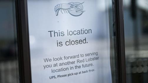 Red Lobster location closure sign