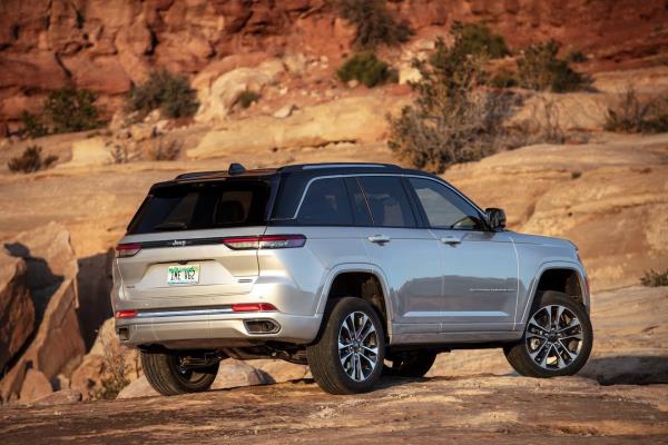 2023 Jeep? Grand Cherokee Overland