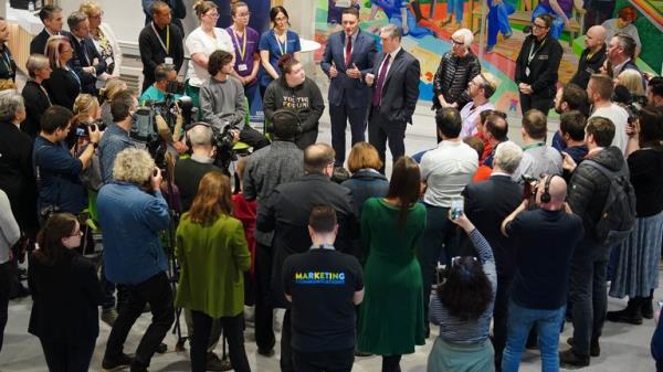 Labour Party leader Sir Keir Starmer (centre right), with shadow health secretary Wes Streeting (centre left) speaking during a visit to Alder Hey Children's Hospital, Liverpool, to unveil their Child Health Action Plan. Picture date: Thursday January 11, 2024.</p>

<p>　　