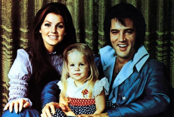 Mandatory Credit: Photo by Sipa/REX/Shutterstock (384510a) PRISCILLA PRESLEY, LISA MARIE AND ELVIS PRESLEY ELVIS PRESLEY WITH PRISCILLA AND DAUGHTER LISA MARIE, AMERICA - 1970