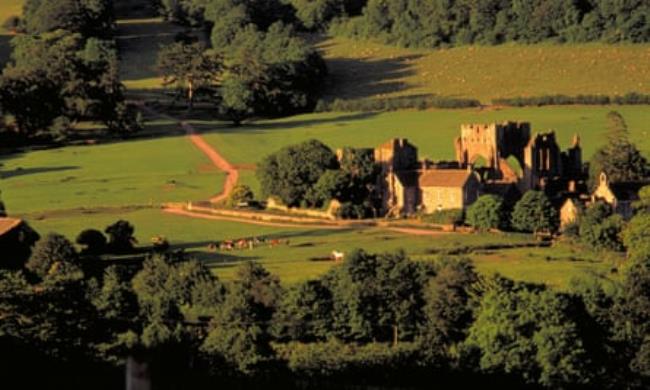 Llanthony Priory’s Norman and Gothic ruins are as fine as any mo<em></em>nastic remains in Wales.