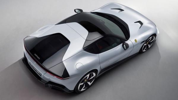 New Ferrari 12Cilindri: Maranello's free-breathing V12 lives on!