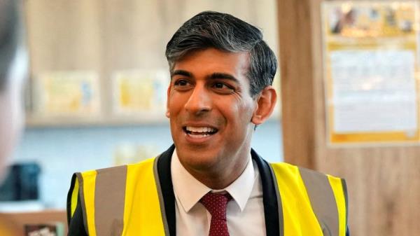 Pic: Reuters</p>

<p>　　Britain's Prime Minister Rishi Sunak speaks to employees as he visits the DHL Gateway port facility at Stanford Le Hope on the Thames estuary east of London, Britain April 29, 2024. Frank Augstein/Pool via REUTERS