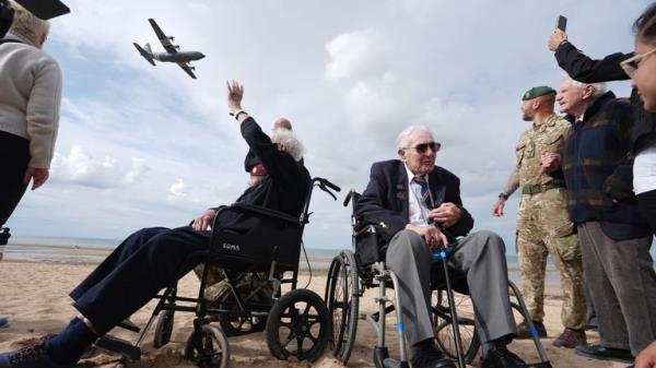 (L-R)) Veterans John Life and Do<em></em>nald Jo<em></em>nes return to Sword Beach in Normandy, France, wher<em></em>e they landed on D-Day. Pic: PA