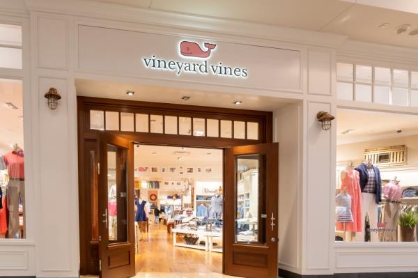 STOCK Vineyard Vines clothing store