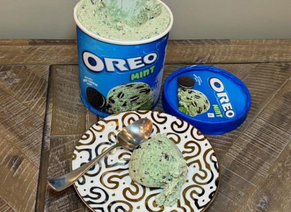 Oreo mint chocolate chip ice cream