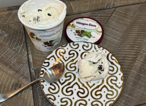 Haagen-Dazs mint chip ice cream