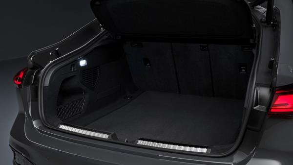 Audi A5: boot space, black upholstery