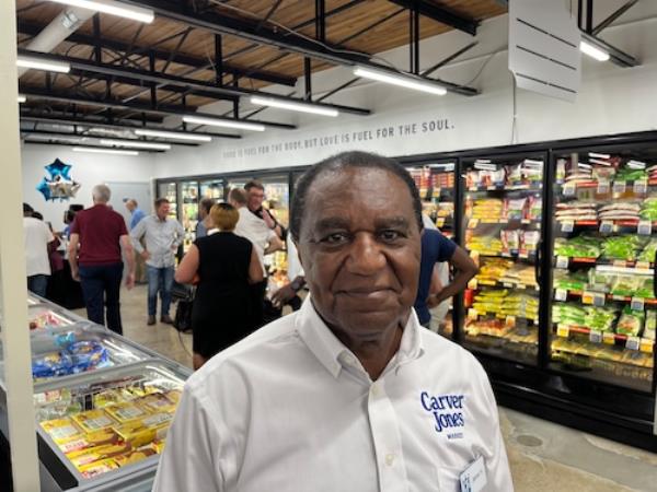 Carver Jo<em></em>nes Market opens