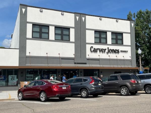 Carver Jo<em></em>nes Market opens