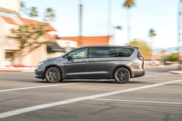 2022 chrysler pacifica hybrid limited