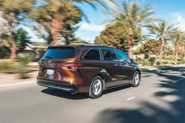 2023 toyota sienna limited