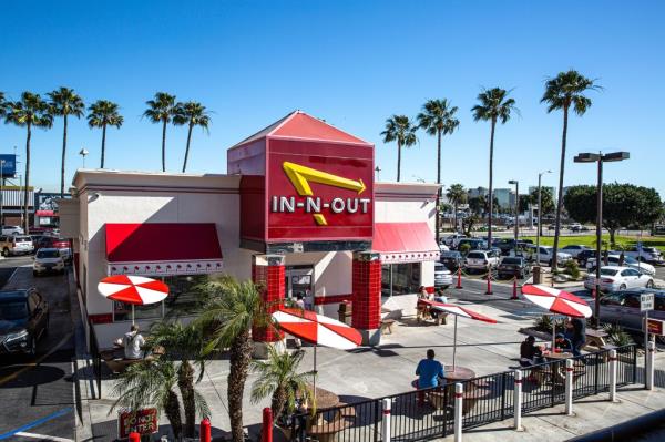 There are currently 385 In-N-Out locations throughout California, Nevada, Arizona, Utah, Texas, Oregon and Colorado.