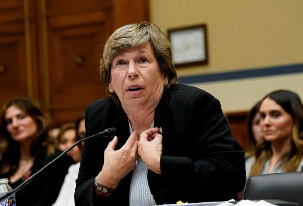 Weingarten testifying before the House Select Subcommittee on the Coro<em></em>navirus Pandemic on April 26, 2023.