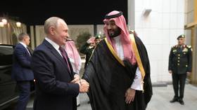 MBS canceled UK trip before welcoming Putin – FT