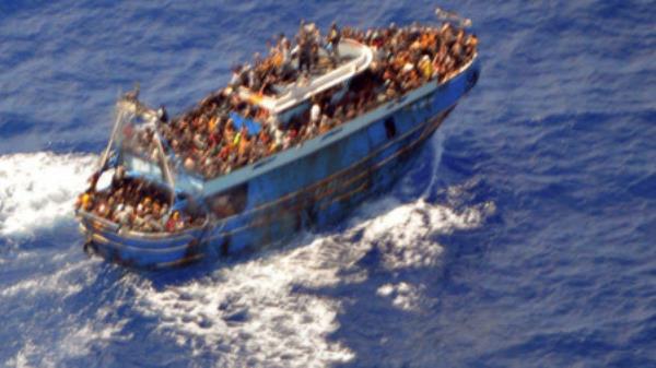 FILE PHOTO: A undated handout photo provided by the Hellenic Coast Guard shows migrants o<em></em>nboard a boat during a rescue operation, before their boat capsized on the open sea, off Greece, June 14, 2023. Hellenic Coast Guard/Handout via REUTERS/File Photo</p>

<p>　　