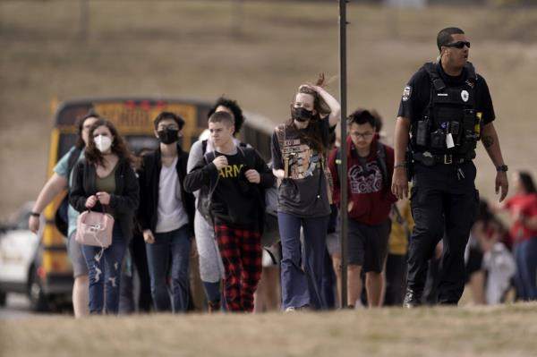 APTOPIX School Shooting Kansas