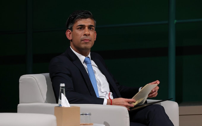 Rishi Sunak prepares to speak at Cop28