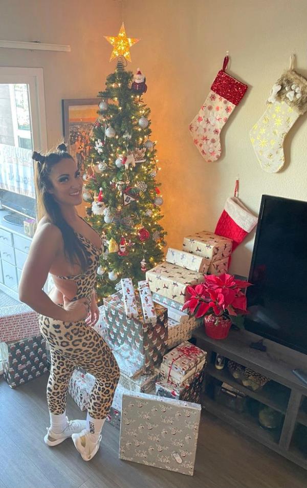 Courtney Tillia now goes full-out on Christmas presents