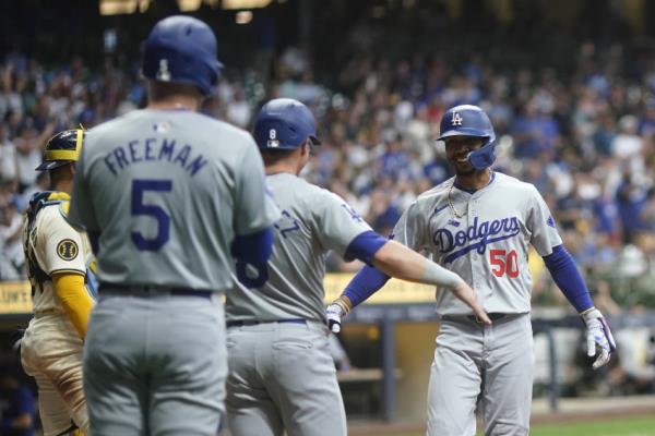 Dodgers Brewers ba<em></em>seball