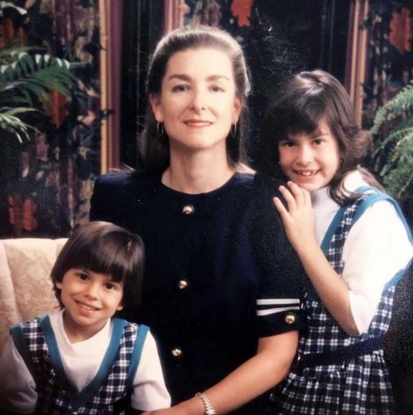 A 1988 video of Susan Alvillar, pictured with her now-adult daughters, Jordan Alvillar and Leslie (Alvillar) Lopez, means everything to younger moms. (Courtesy Don Thompson)