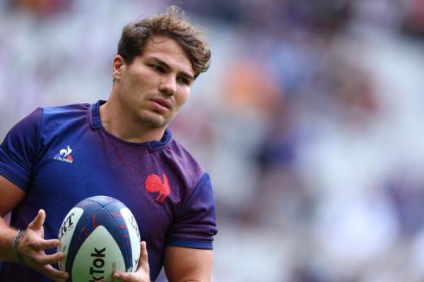 France's scrum-half Antoine Dupont warms up ahead of the pre-World Cup rugby unio<em></em>n internatio<em></em>nal Test match between France and Australia at Stade de France in Saint-Denis, on August 27, 2023. 