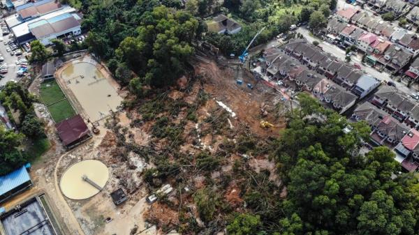 Cracks in mo<em></em>nsoon drain believed to be cause of Puchong’s Taman Wawasan landslide, says Selangor exco 