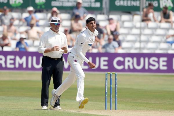 England spin bowler Shoaib Bashir preparing to bowl