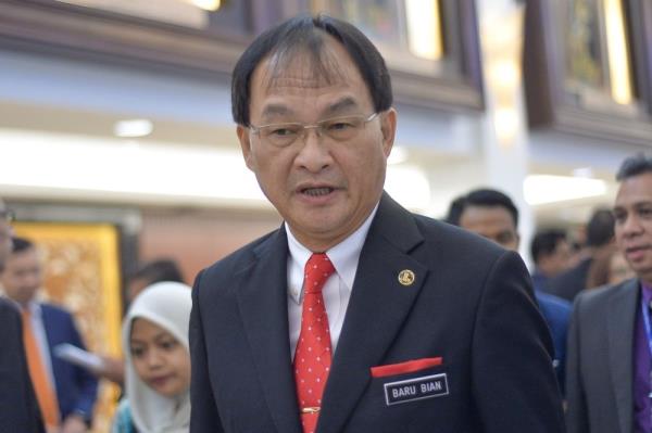 Sarawak politicians say RM100 fee imposed on native status application unreasonable