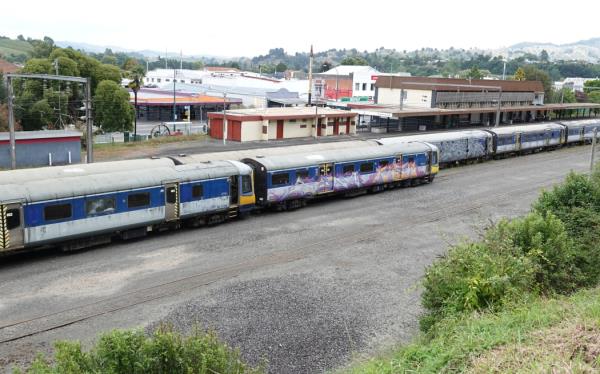 27 of the 53 Auckland commuter carriages dumped in Taumarunui will be scrapped.