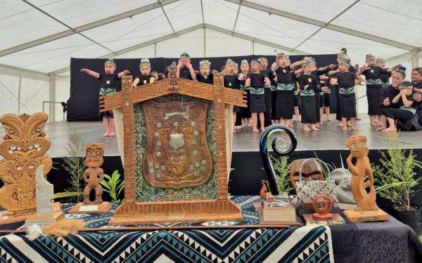 Tamariki performing at Te Huihui Ngā o Tātarakihi, at ōwae marae in Waitara.