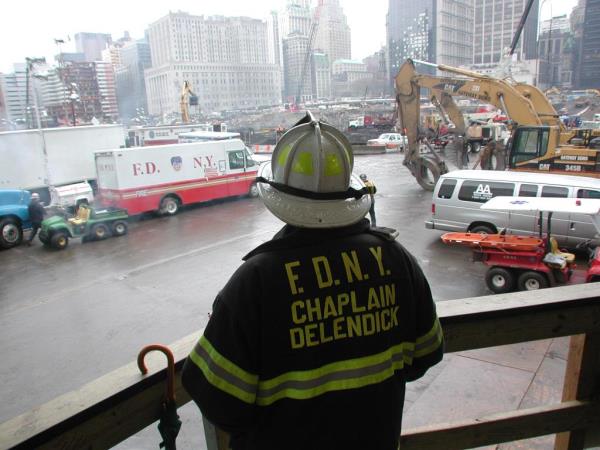 Mo<em></em>nsignor John Delendick died after a long battle with 9/11-related cancer, the Fire Officers Association said. 