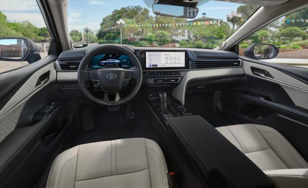 2025 toyota camry xse interior