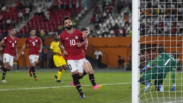 Mo Salah scores from the penalty spot against Mozambique