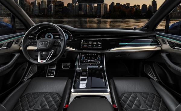 2025 audi q7 interior