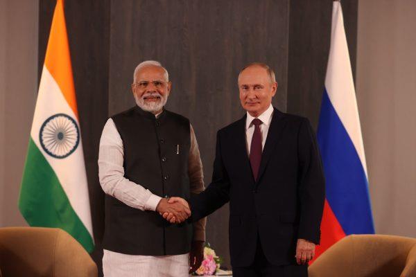 Cheap Russian Oil Fuels India's Respo<em></em>nse to Ukraine War