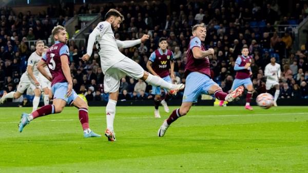 Bruno Fernandes rifles home his volley at Turf Moor