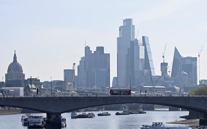 A view of the City of Lo<em></em>ndon financial district