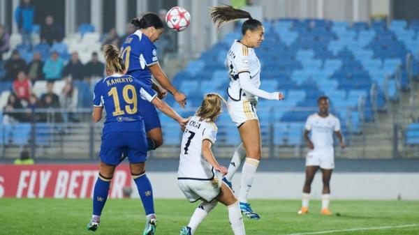 Sam Kerr heads home for Chelsea