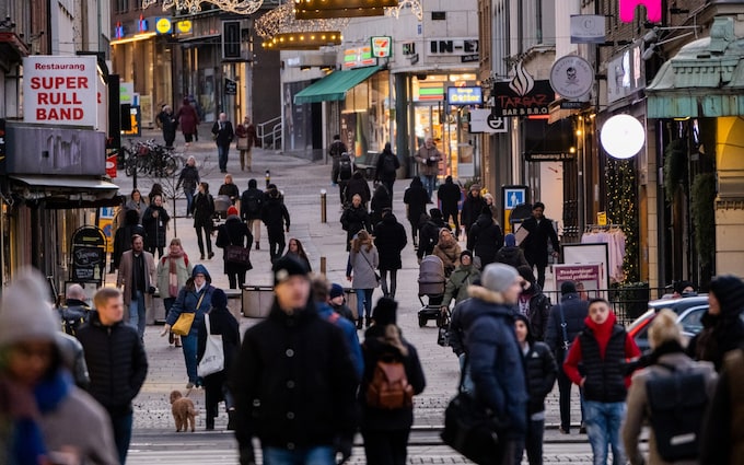 Shoppper walking along Kungsgatan shopping street, following the removal of coro<em></em>navirus restrictions, in central Gothenburg, Sweden, on Wednesday, Feb. 9, 2022