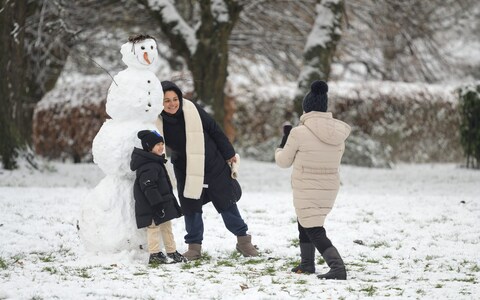 Snowmen in the park, Glasgow