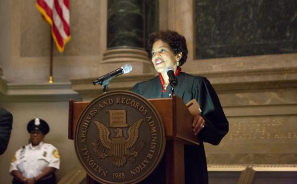 The Ho<em></em>norable Tanya S. Chutkan provides closing remarks to co<em></em>nclude the Naturalization Ceremony at the Natio<em></em>nal Archives in Washington, DC, on September 17, 2019. 