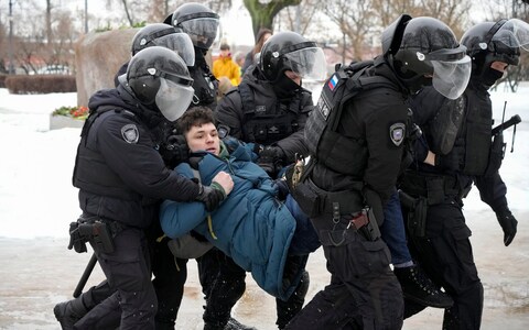 Police detain a man attempting to lay for Navalny