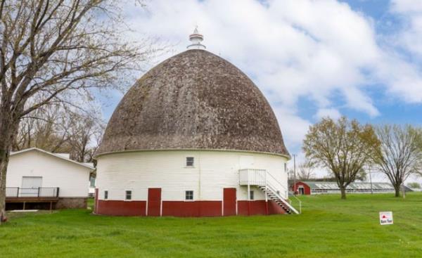 Burr Round Barn?