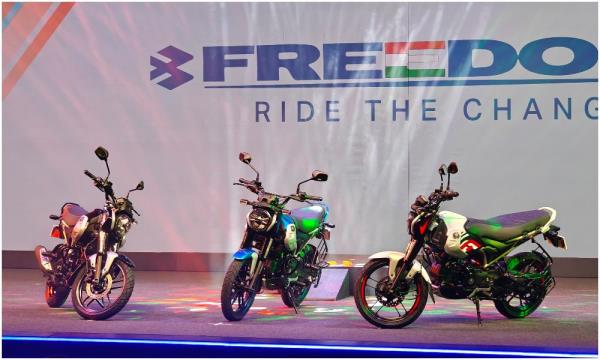 bajaj freedom cng motorcycle launched in india at rs 95000 nitin gadkari attends carandbike 1