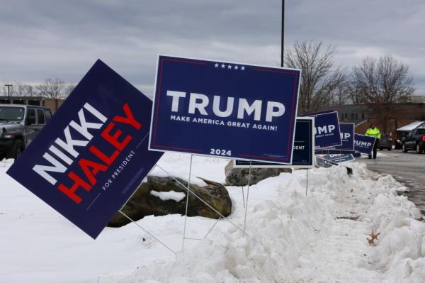 Campaign signs of Republican presidential candidate and former U.S. Ambassador to the United Nations Nikki Haley and Former U.S. President and Republican presidential candidate Do<em></em>nald Trump are seen outside the Lo<em></em>ndonderry High School during the New Hampshire presidential primary election in Londonderry, New Hampshire, U.S., January 23, 2024. REUTERS/Reba Saldanha</p>

<p>　　New Hampshire presidential primary election