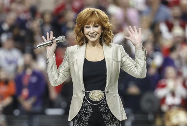 US singer Reba McEntire performs the natio<em></em>nal anthem during pre-game ceremo<em></em>nies at the start of Super Bowl LVIII between the Kansas City Chiefs and the San Fransisco 49ers at Allegiant Stadium in Las Vegas, Nevada, USA, 11 February 2024. The Super Bowl is the annual champio<em></em>nship game of the NFL between the AFC Champion and the NFC Champion and has been held every year since 1967.</p>

<p>　　