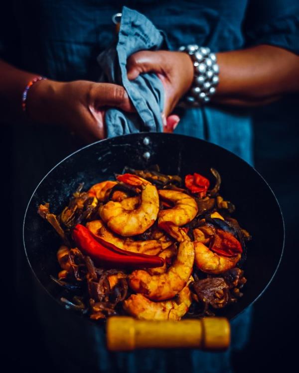 Sri Lankan devilled prawns