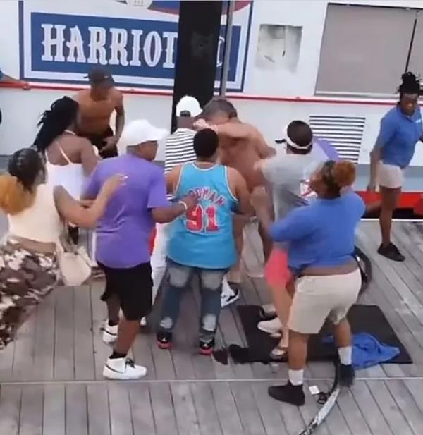 Riverboat brawl in Alabama