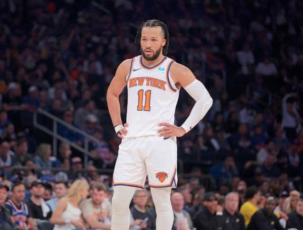 Jalen Brunson exited in the second half of the Knicks' season-ending loss to the Pacers.